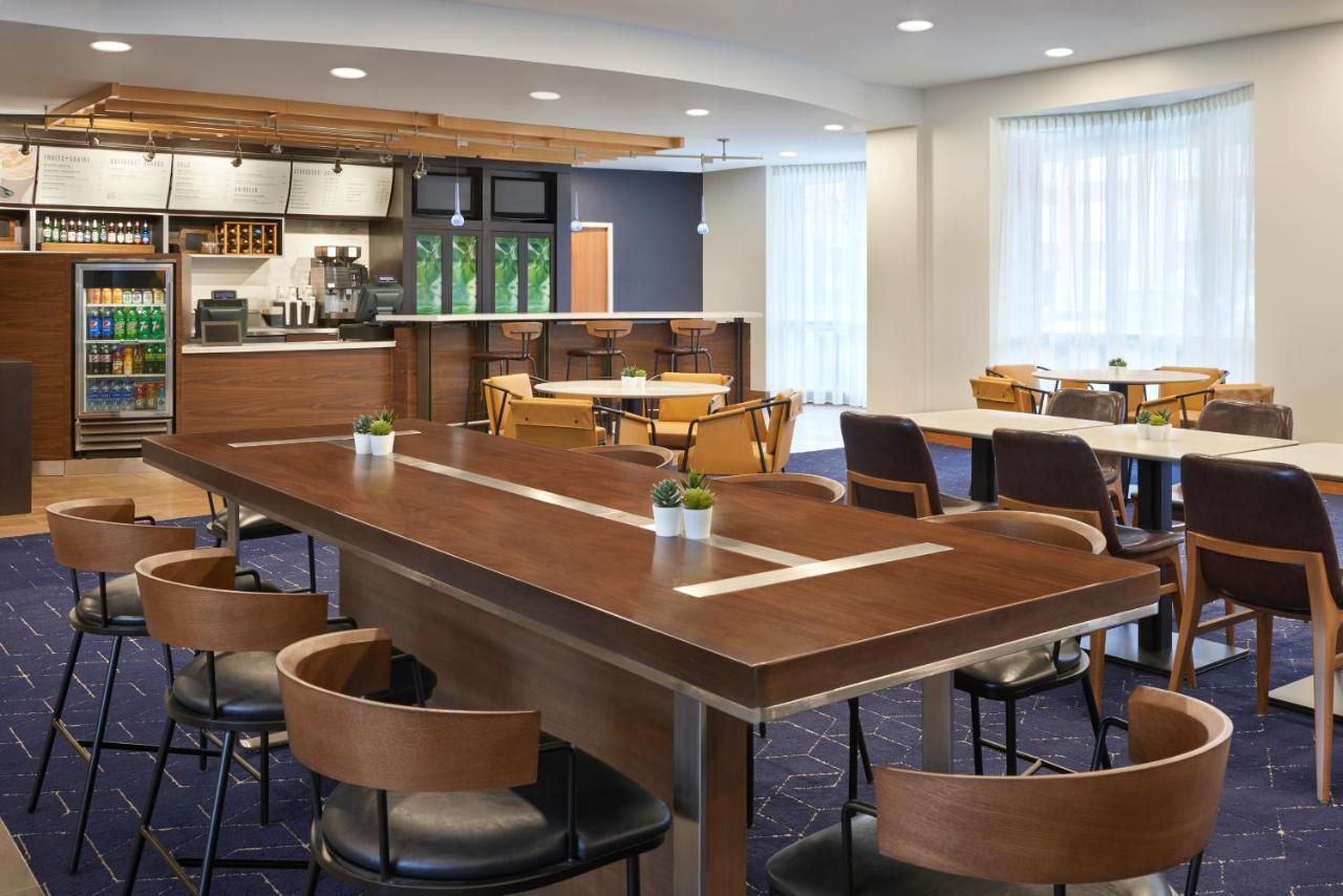 Courtyard By Marriott Toronto Mississauga/Meadowvale Hotel Exterior foto
