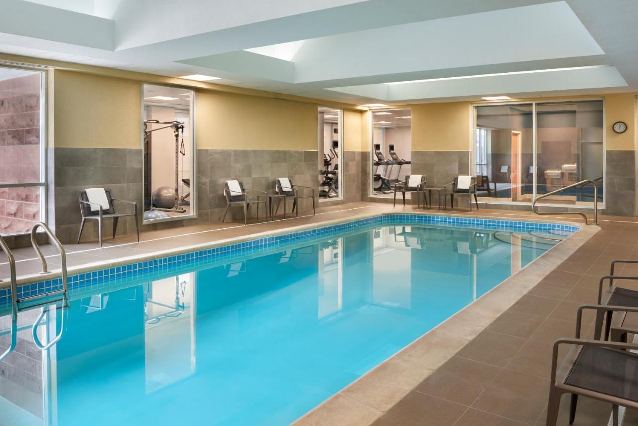 Courtyard By Marriott Toronto Mississauga/Meadowvale Hotel Exterior foto