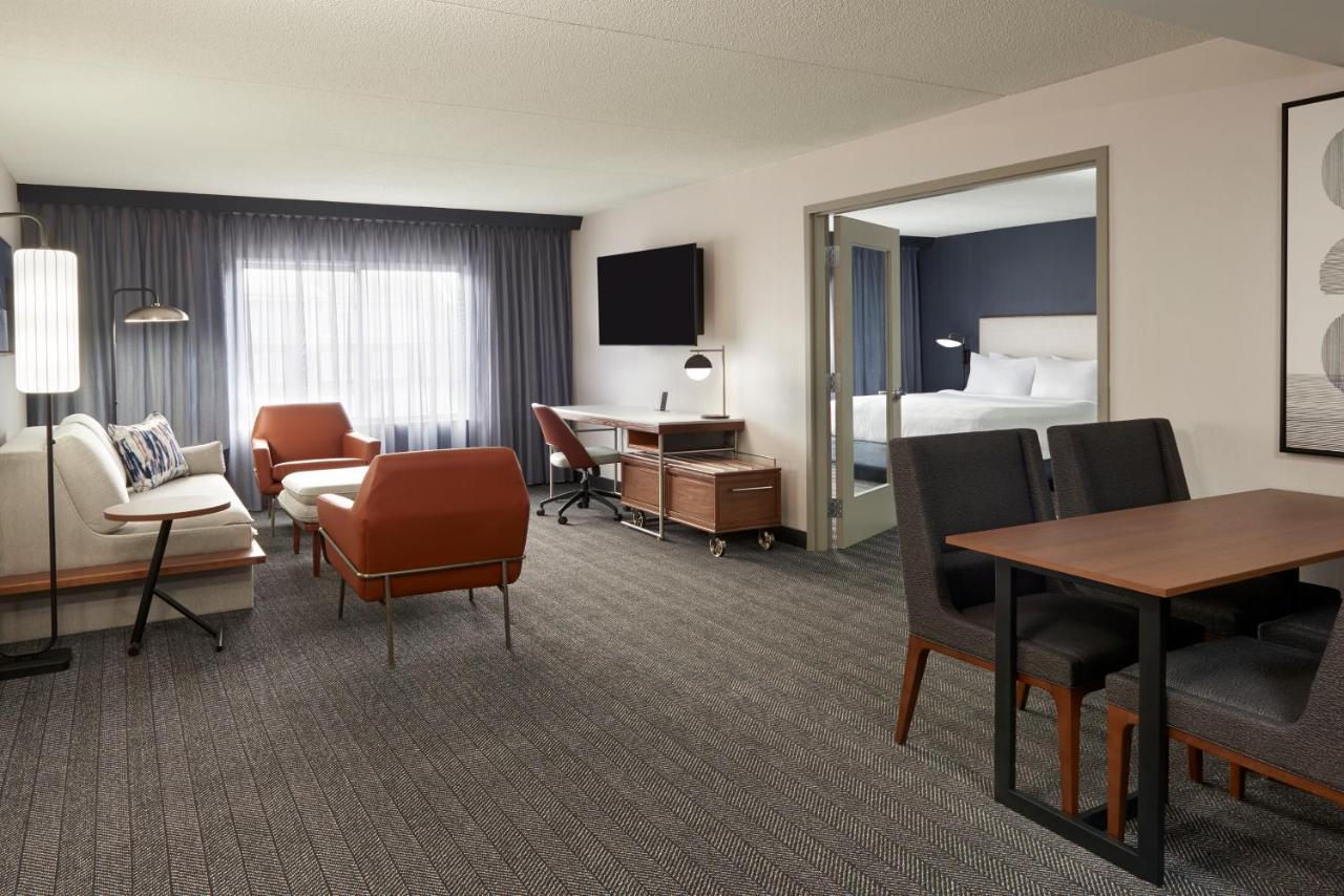 Courtyard By Marriott Toronto Mississauga/Meadowvale Hotel Exterior foto