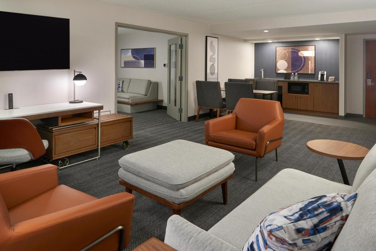 Courtyard By Marriott Toronto Mississauga/Meadowvale Hotel Exterior foto