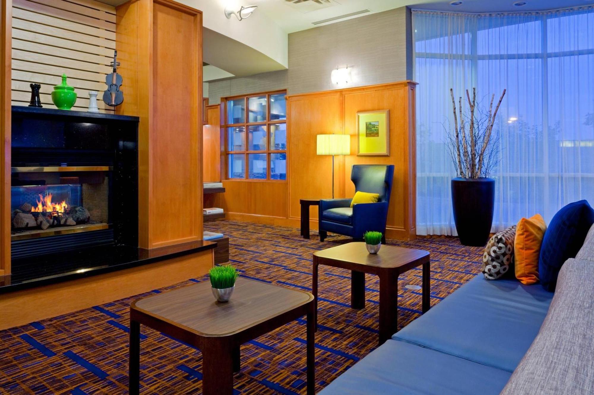 Courtyard By Marriott Toronto Mississauga/Meadowvale Hotel Exterior foto