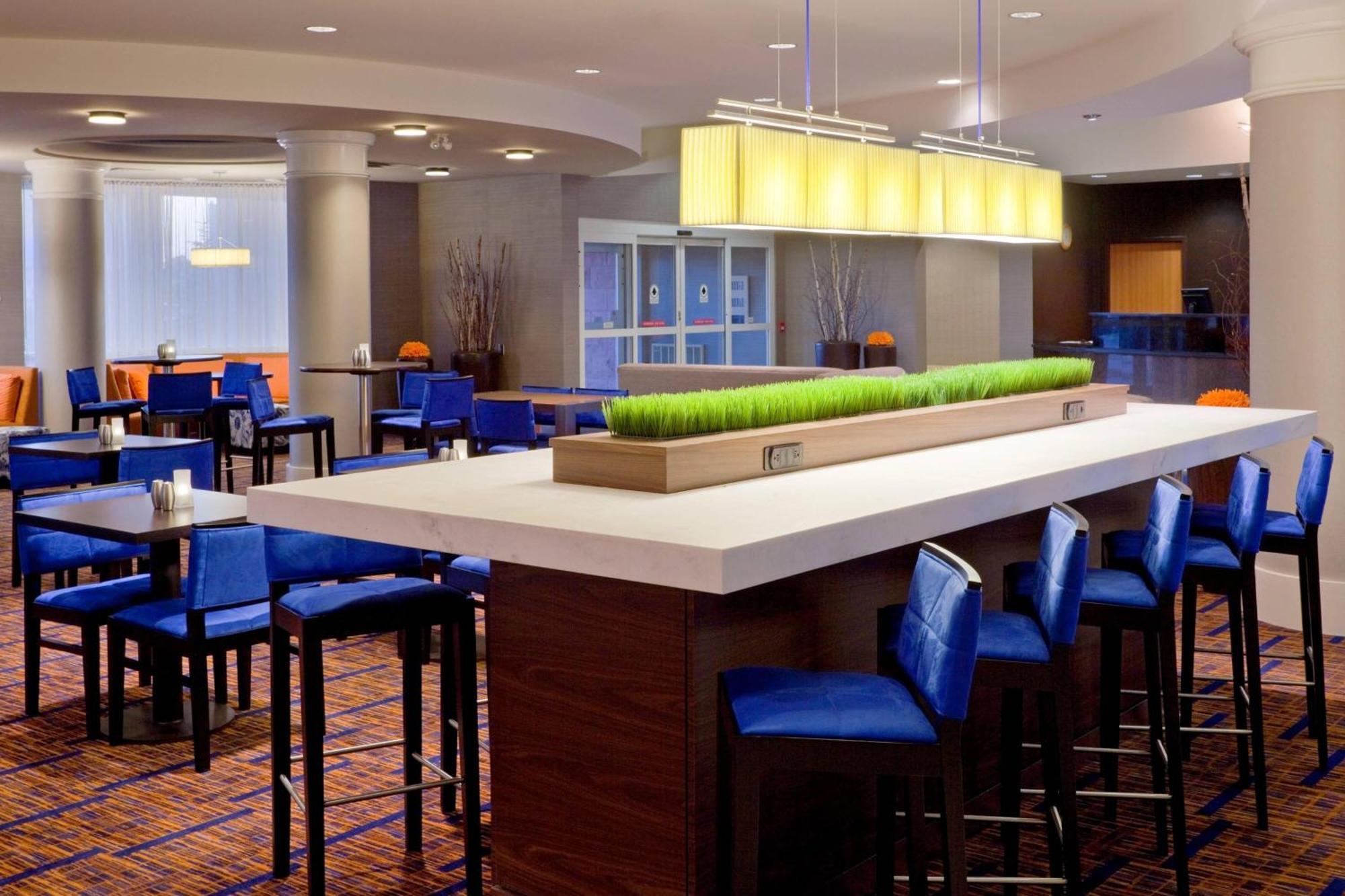Courtyard By Marriott Toronto Mississauga/Meadowvale Hotel Exterior foto