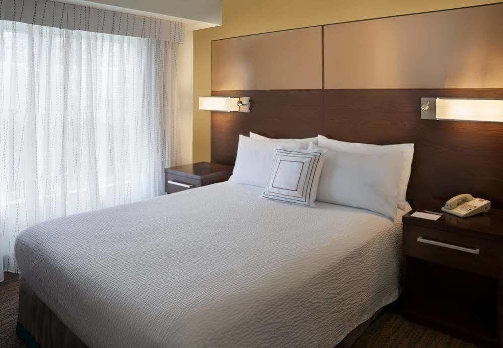 Courtyard By Marriott Toronto Mississauga/Meadowvale Hotel Exterior foto